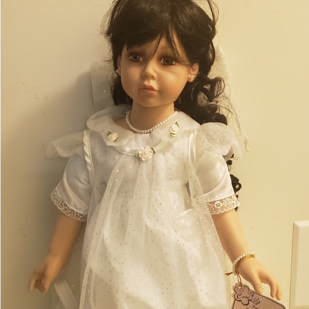 Flower girl / Communion Porcelain doll - Gorgeous!